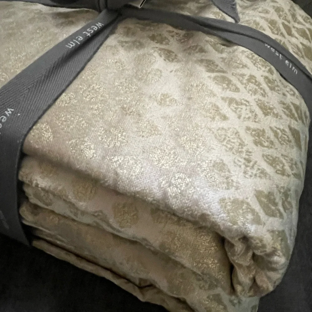 NWT West Elm Luster Velvet Diamond Print Full/Queen Duvet Cover Gold color